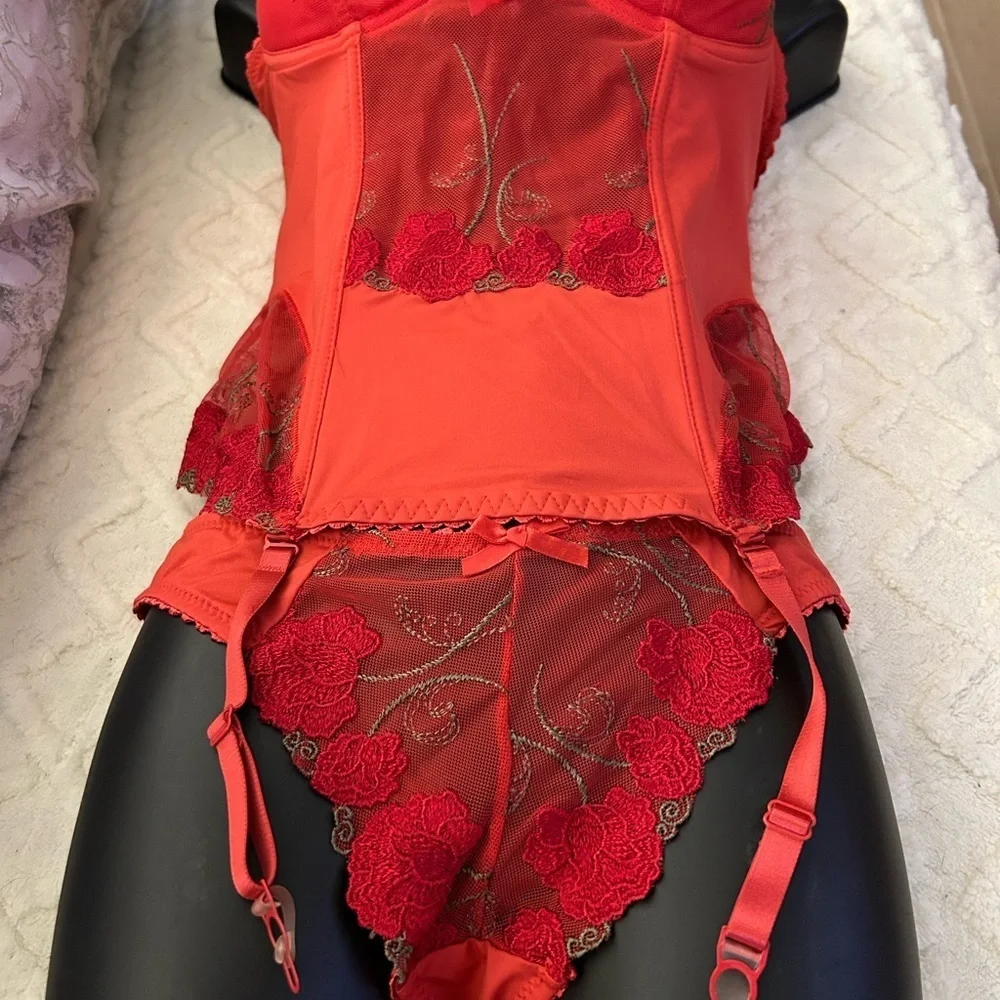 Donna L’oren Matching Corset with Garter and panties set.
